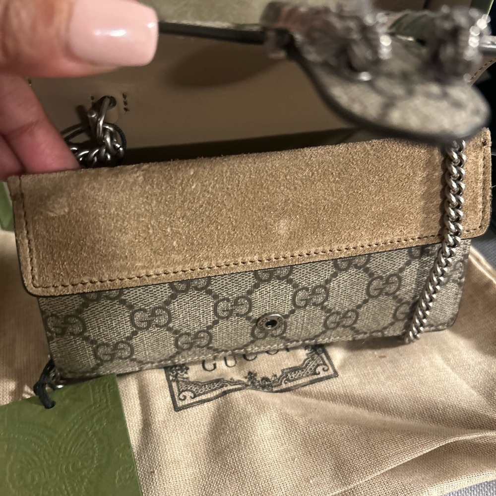 Gucci Mini Bag. Never worn, original box and cover bag. Great Gift - Picture 6 of 8